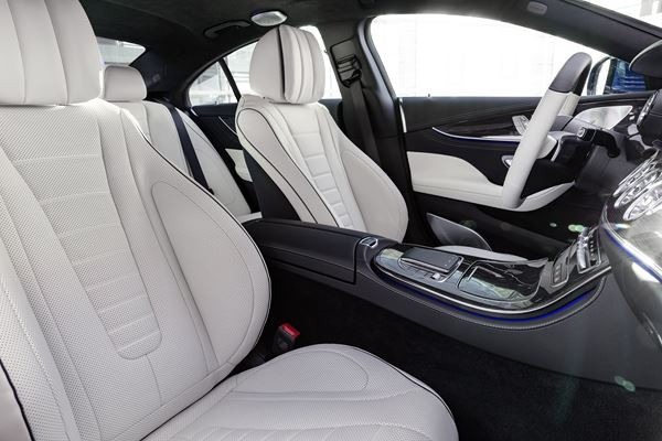 Le coupé quatre portes Mercedes CLS au look plus sportif en approche