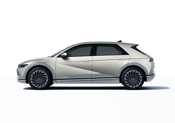 Hyundai Ioniq 5: un crossover électrique à la silhouette de fastback moderne