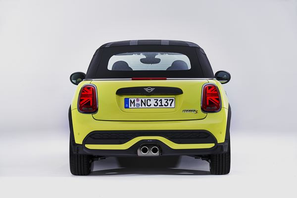 La Mini Cabrio rafraîchie affiche une face avant expressive