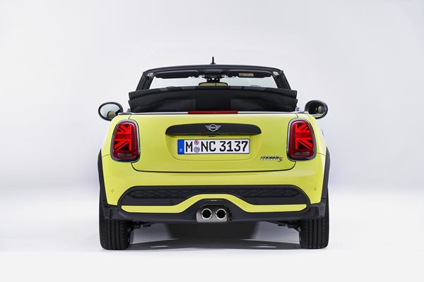 La Mini Cabrio rafraîchie affiche une face avant expressive