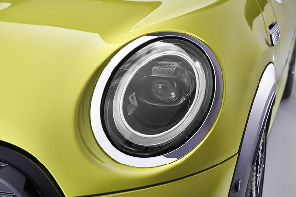 La Mini Cabrio rafraîchie affiche une face avant expressive