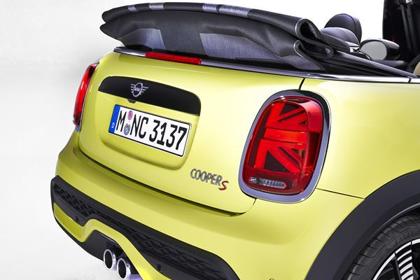 La Mini Cabrio rafraîchie affiche une face avant expressive
