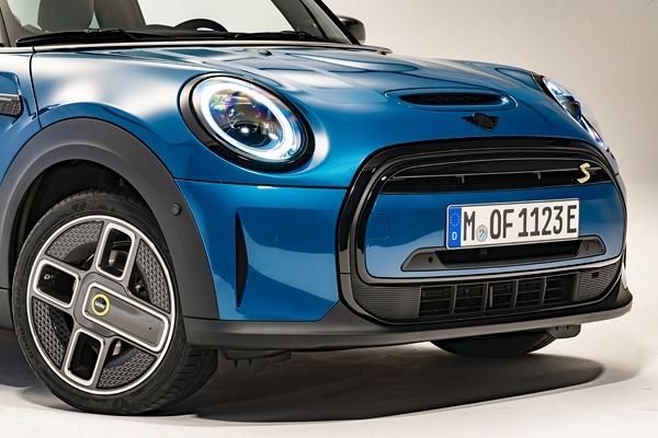 La Mini Electric s'offre quelques retouches stylistiques