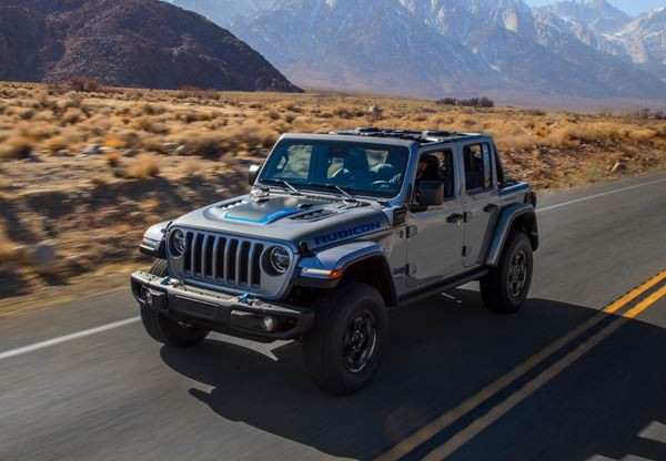 La Jeep Wrangler Unlimited 4xe hybride rechargeable affiche 53 d'autonomie électrique
