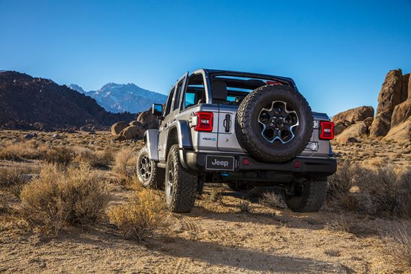 La Jeep Wrangler Unlimited 4xe hybride rechargeable affiche 53 d'autonomie électrique