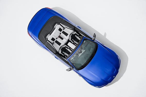 La sportive décapotable BMW M4 Competition M xDrive Cabriolet délivre 510 ch