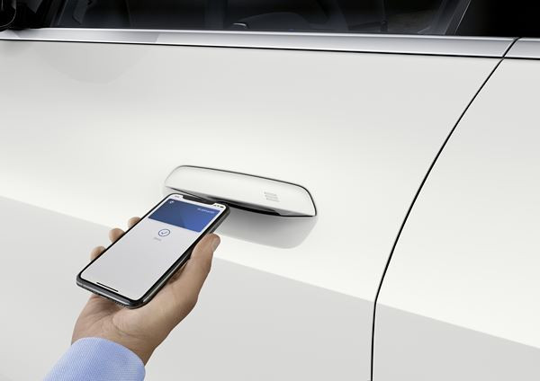 Le Gran Coupé électrique BMW i4 revendique une conduite axée sur le dynamisme