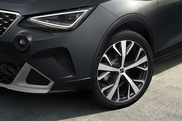 Le SUV urbain Seat Arona restylé affiche un caractère plus aventurier