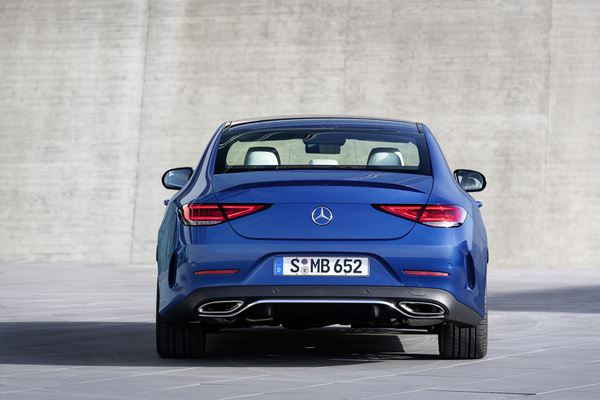 Le coupé quatre portes Mercedes CLS actualisé en approche