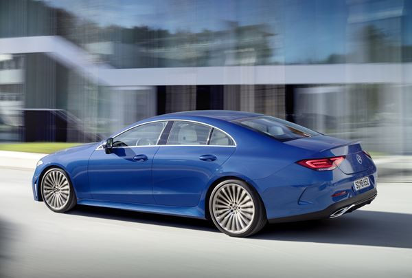 Le coupé quatre portes Mercedes CLS actualisé en approche