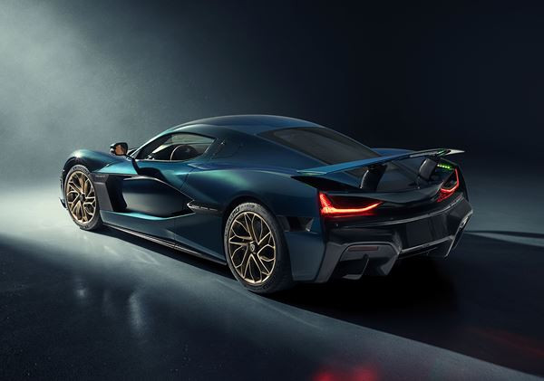 L'hypercar électrique Rimac Nevera atteint une vitesse de pointe de 412 km/h