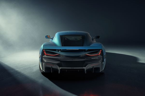 L'hypercar électrique Rimac Nevera atteint une vitesse de pointe de 412 km/h