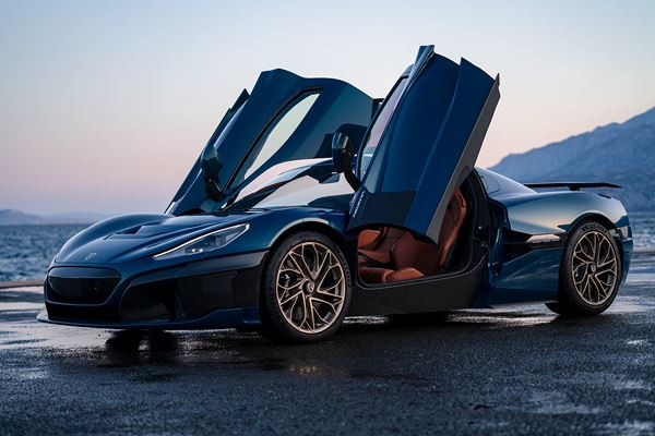 L'hypercar électrique Rimac Nevera atteint une vitesse de pointe de 412 km/h