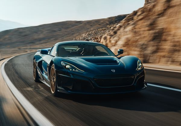 L'hypercar électrique Rimac Nevera atteint une vitesse de pointe de 412 km/h