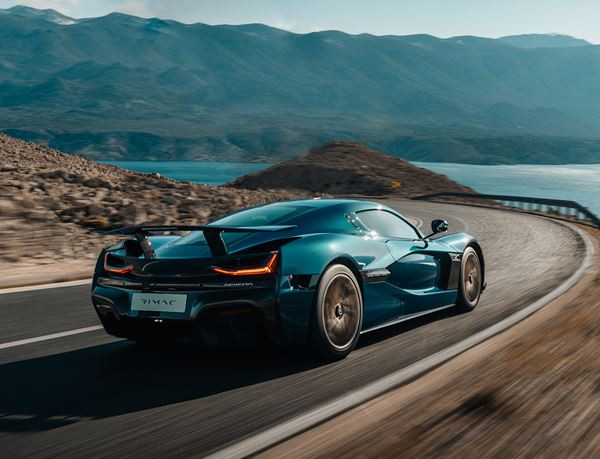 L'hypercar électrique Rimac Nevera atteint une vitesse de pointe de 412 km/h