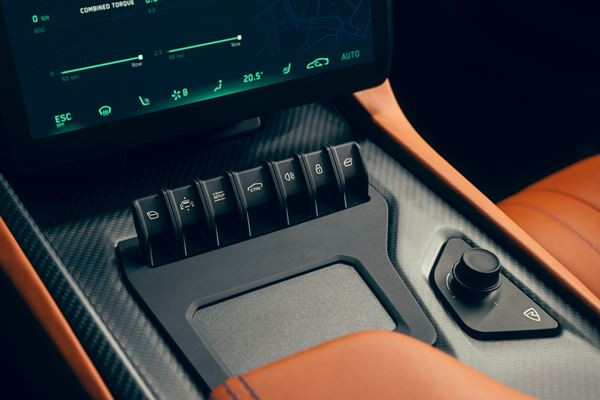 L'hypercar électrique Rimac Nevera atteint une vitesse de pointe de 412 km/h