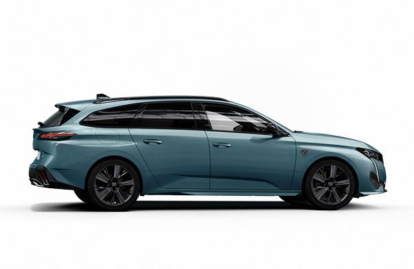 Le break Peugeot 308 SW affiche un profil racé et un arrière sophistiqué