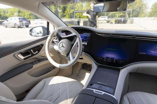 Mercedes EQS: la berline de luxe Mercedes-EQ trace la voie de l'électrique