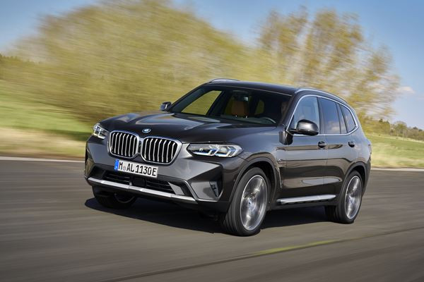 Le Sport Activity Vehicule BMW X3 rafraichi en approche