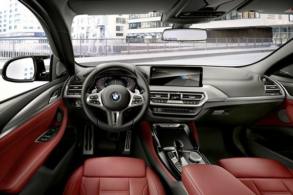 Le Sport Activity Coupé BMW X4 restylé en approche