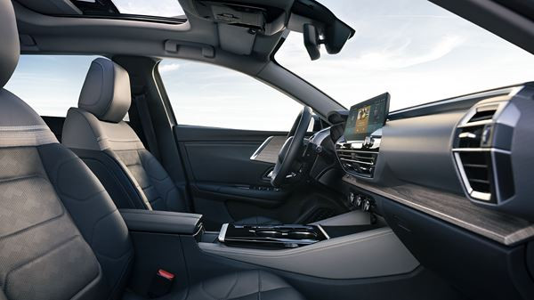 La Citroën C5 X innove avec sa ligne originale dans un segment traditionnel