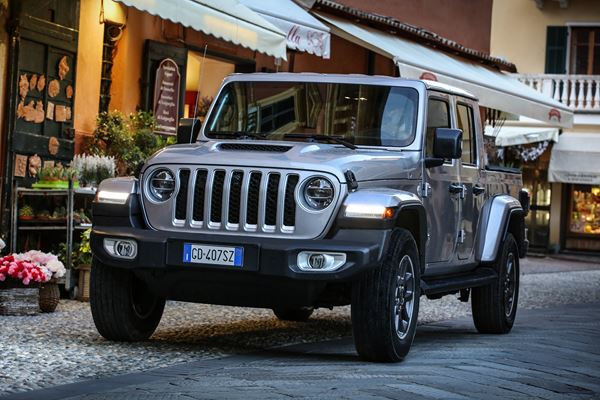 Le pick-up 4 places Jeep Gladiator embarque un moteur V6 3 litres Diesel de 264 ch