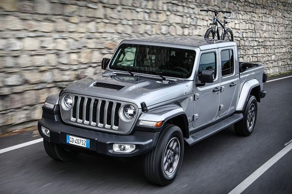 Le pick-up 4 places Jeep Gladiator embarque un moteur V6 3 litres Diesel de 264 ch
