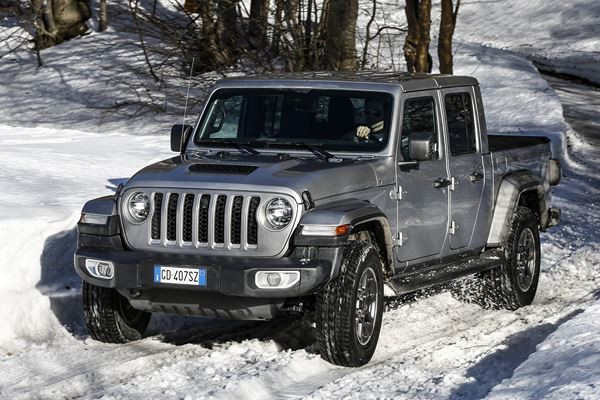 Le pick-up 4 places Jeep Gladiator embarque un moteur V6 3 litres Diesel de 264 ch