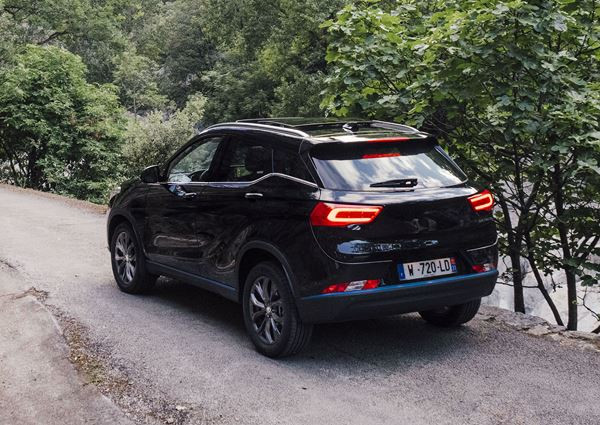 Le SUV compact électrique Seres 3 revendique une autonomie de 330 km