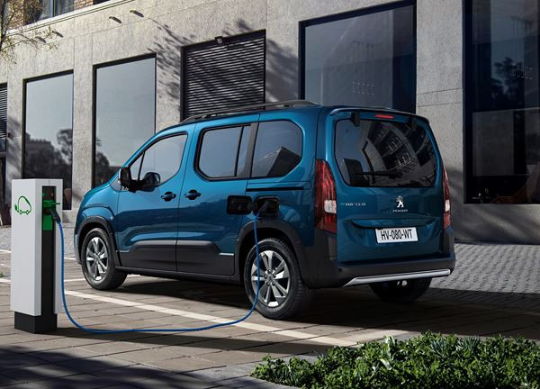 Le ludospace électrique Peugeot e-Rifter affiche un esprit baroudeur
