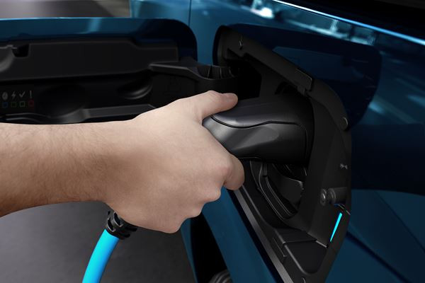Le ludospace électrique Peugeot e-Rifter affiche un esprit baroudeur