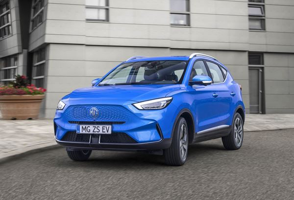 Le SUV urbain électrique MG ZS EV mis à jour techniquement en approche