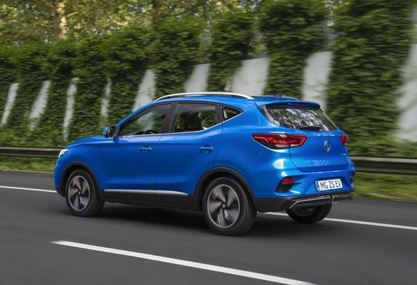 Le SUV urbain électrique MG ZS EV mis à jour techniquement en approche
