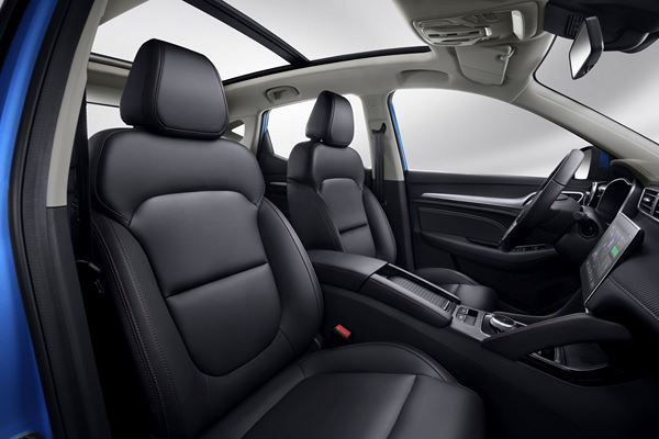 Le SUV urbain électrique MG ZS EV mis à jour techniquement en approche