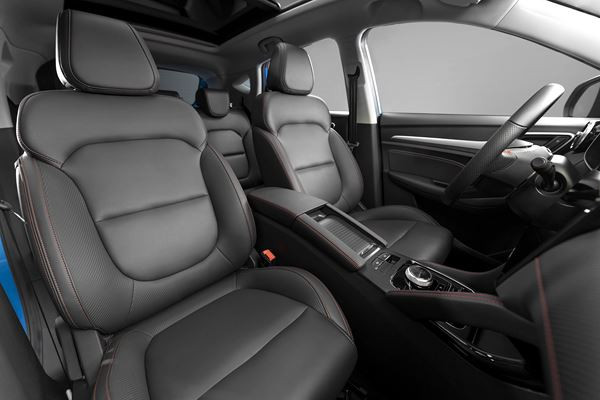 Le SUV urbain électrique MG ZS EV mis à jour techniquement en approche