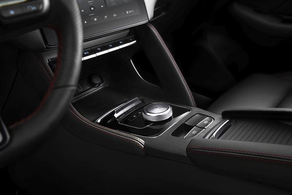 Le SUV urbain électrique MG ZS EV mis à jour techniquement en approche