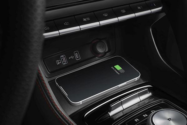 Le SUV urbain électrique MG ZS EV mis à jour techniquement en approche