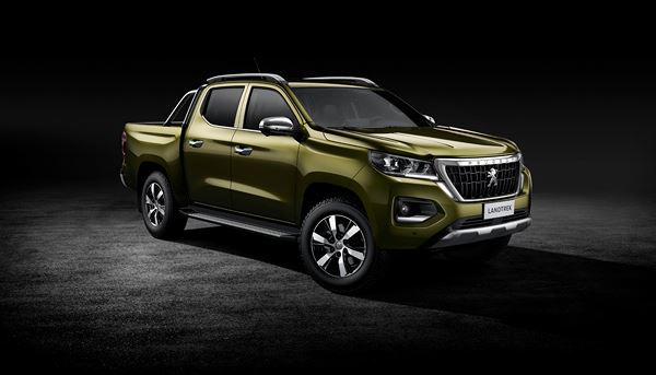 Le pick-up Peugeot Landtrek entend devenir une référence internationale