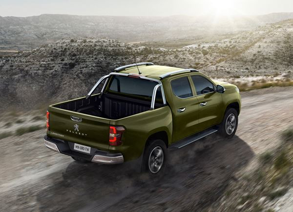 Le pick-up Peugeot Landtrek entend devenir une référence internationale