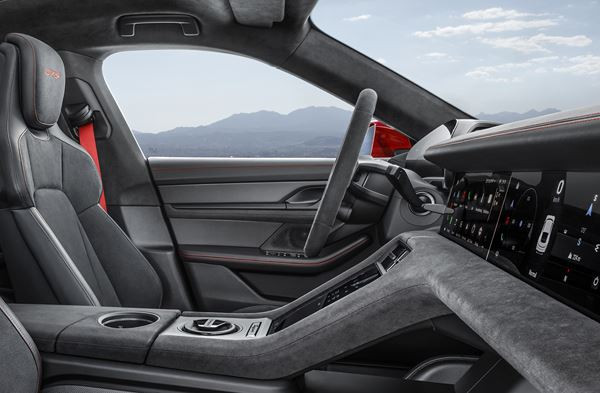 Le Porsche Taycan se décline dans une version fonctionnelle Sport Turismo