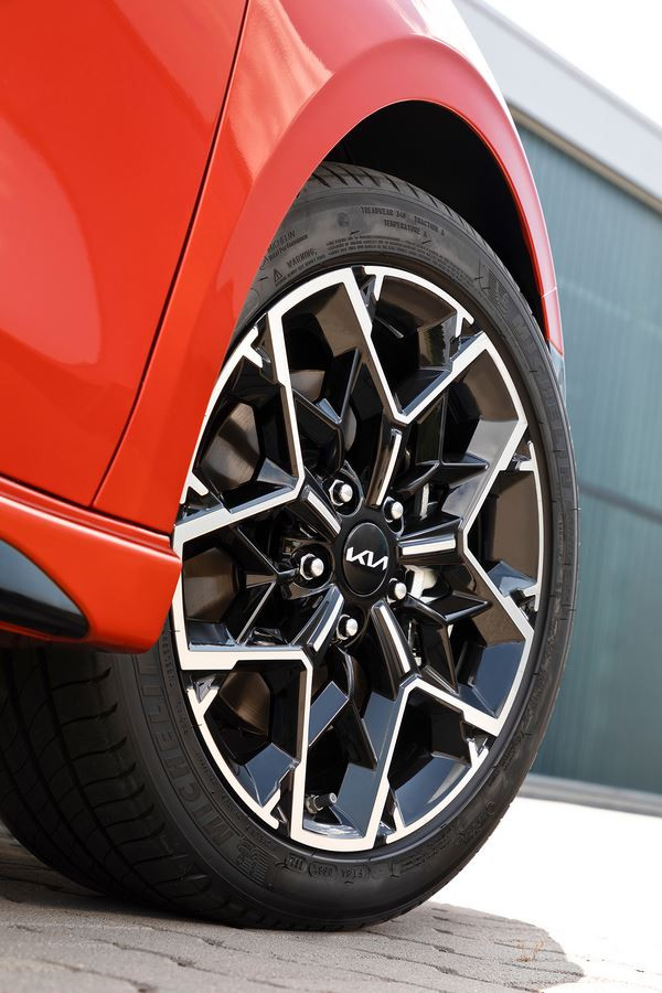 La Kia Ceed fait peau neuve en termes de design extérieur