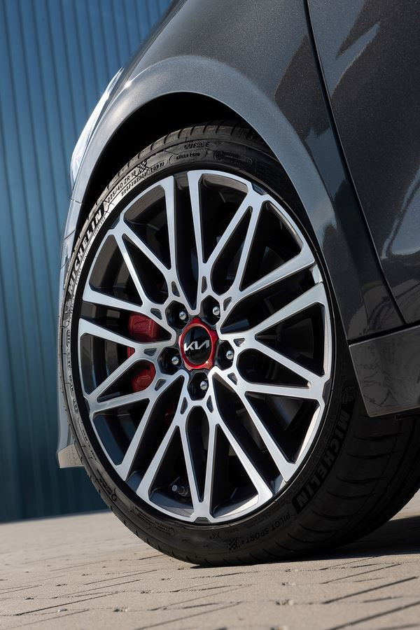 La Kia ProCeed restylée s’offre une nouvelle face avant