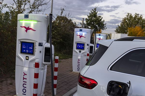 Mercedes EQB : un SUV électrique capable de transporter sept personnes