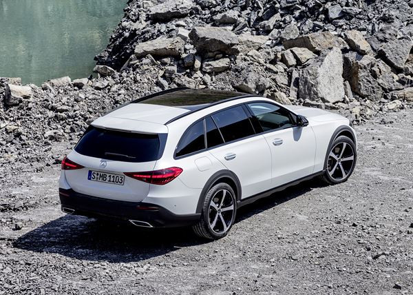 Le break Mercedes Classe C se décline en version All-Terrain