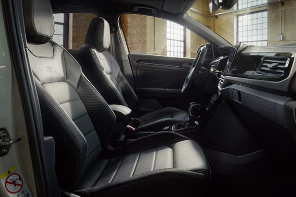 Le crossover compact Volkswagen T-Roc s’offre un intérieur légèrement repensé
