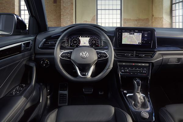 Le crossover compact Volkswagen T-Roc s’offre un intérieur légèrement repensé