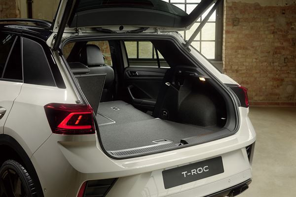 Le crossover compact Volkswagen T-Roc s’offre un intérieur légèrement repensé