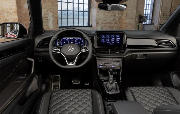 Le Volkswagen T-Roc Cabriolet bénéficie d’un design intérieur légèrement repensé