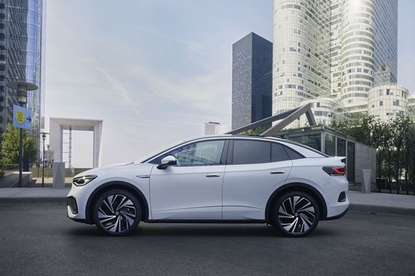 Le SUV coupé électrique Volkswagen ID.5 affiche un design expressif