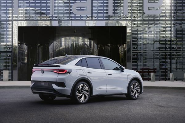 Le SUV coupé électrique Volkswagen ID.5 affiche un design expressif